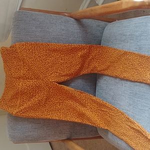 Lou & Grey size small petite orange cheetah print leggings
